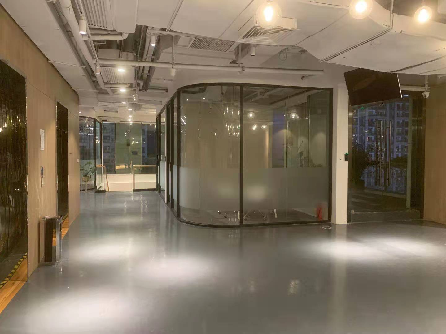 说说玻璃隔断与传统隔墙的差别
